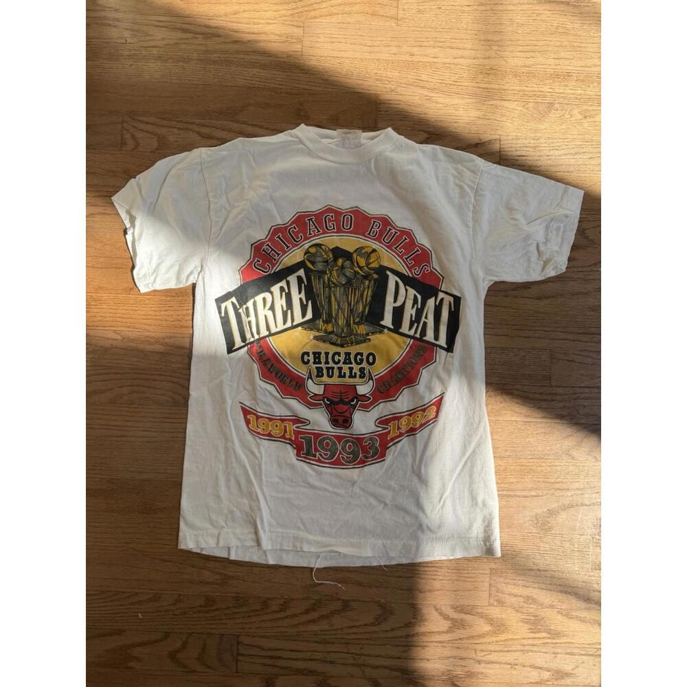 Vintage 1993 Chicago Bulls Three Peat World Champions T Shirt Sz L USA
